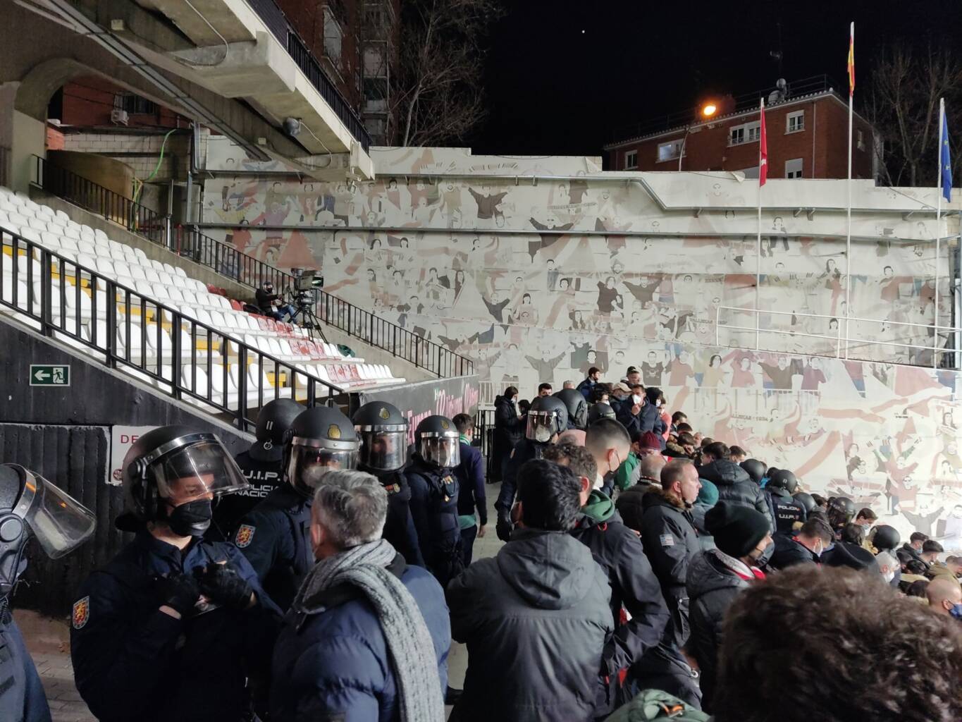 policia aficion Rayo seguridad