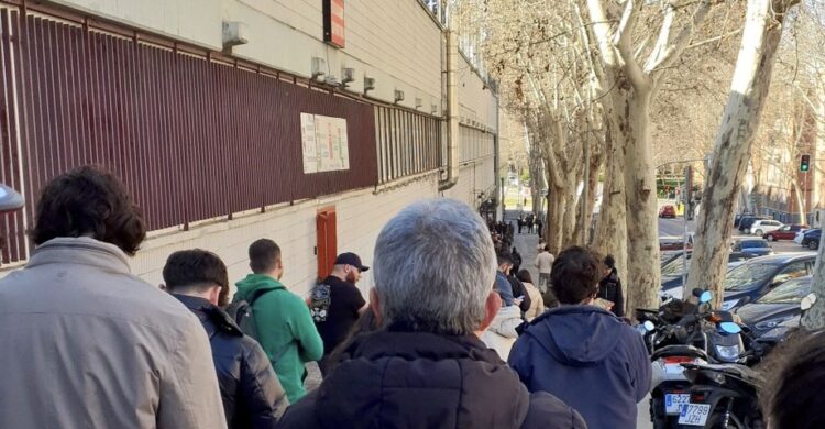 Colas para sacar entradas para el Rayo Vallecano - Cádiz 1 img 0056 1