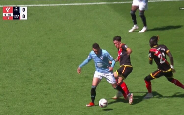 Iago Aspas no lo tuvo tan claro: “Pacha dice que él mete el pie delante y yo le doy a él” 1 img 0829 1