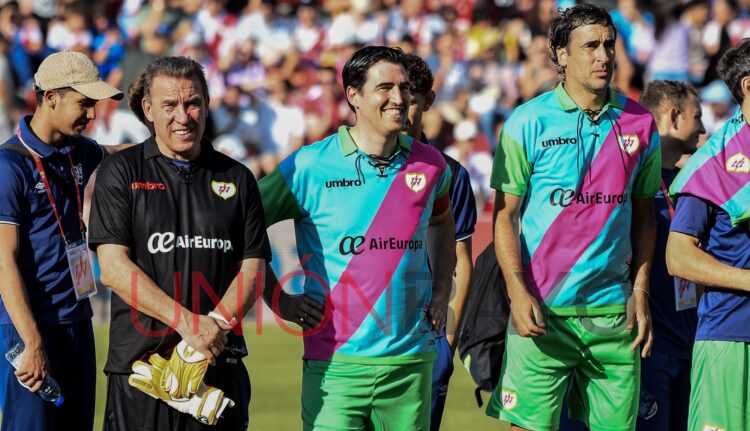Iraola, ovacionado en su regreso al estadio de Vallecas 1 dsc 0885 1