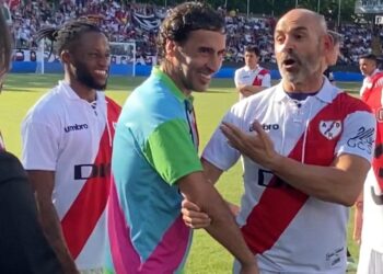 El regreso de Lass a Vallecas: abrazos, con Jémez, risas y enfado 23 img 2080 1