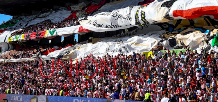 La afición del Rayo Vallecano da un aprobado al equipo en la temporada 2023/24 1 aficionados tifo rayo