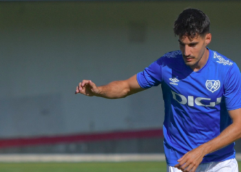 ropa entrenamiento 24/25 Rayo. Vía: Rayo Vallecano