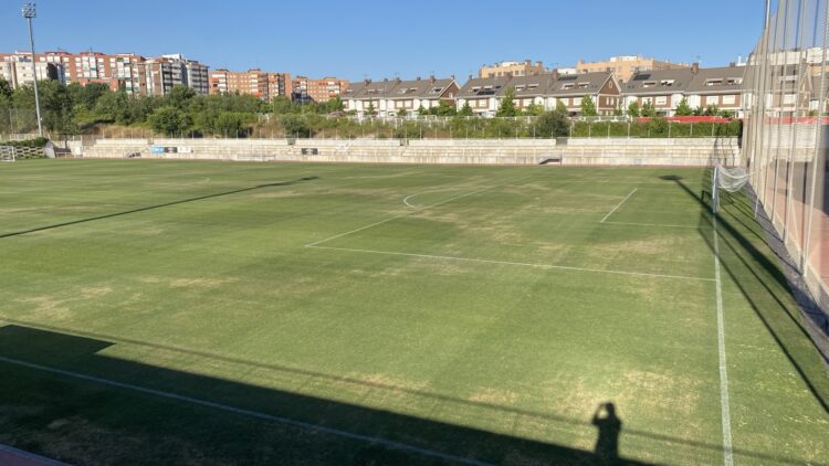 El césped de la Ciudad Deportiva, primer ‘contratiempo’ para Iñigo Pérez 1 img 2929 1