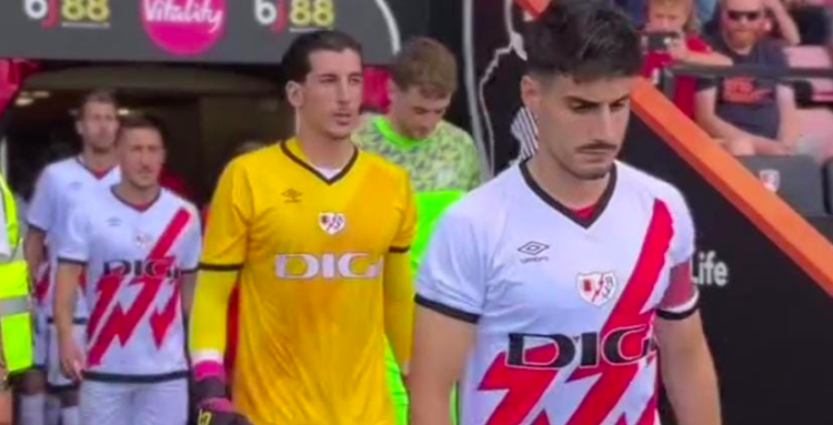 Los aficionados del Rayo Vallecano dejan claro que no les gustan las nuevas equipaciones 1 aficionados equipaciones Rayo