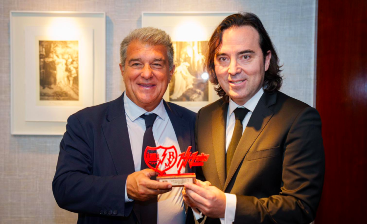El Rayo Vallecano regala el primer obsequio del Centenario al FC Barcelona 1 Presa Laporta Rayo Centenario