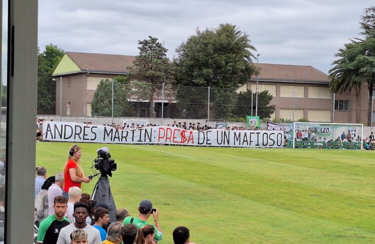 La afición del Racing: “Andrés Martín: Presa de un mafioso” 1 img 3511 1