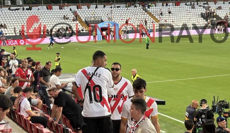 El Rayo Vallecano ya vende camisetas de James 1 img 5198 1