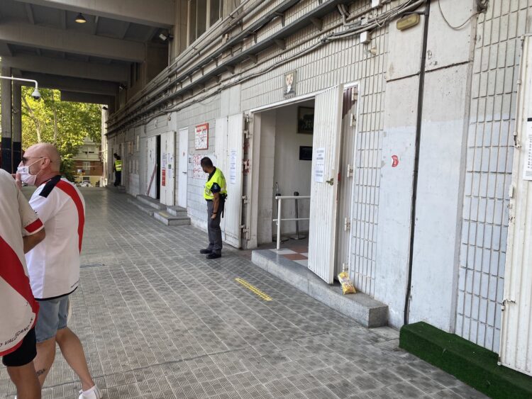 Aficionados del Rayo no pueden inscribirse online a la lista de espera y el club les remite a las taquillas 1 img 7234 1