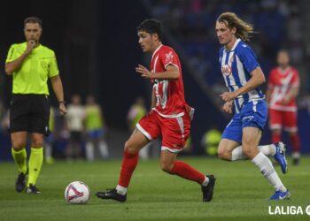 Camello solo un gol delantero