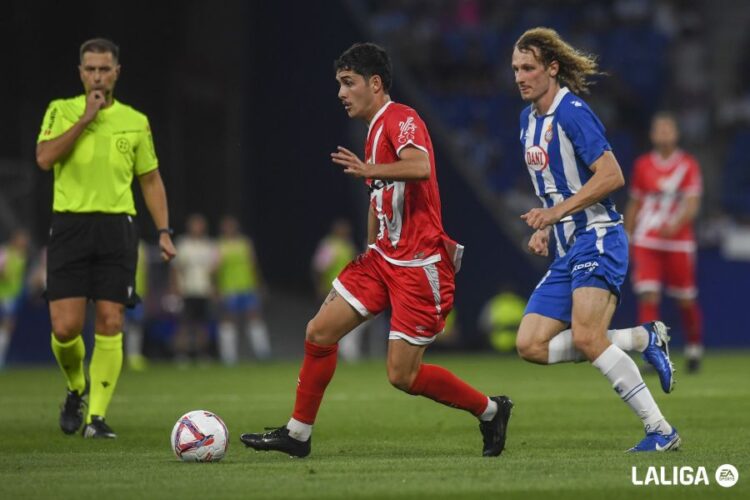 Camello solo un gol delantero