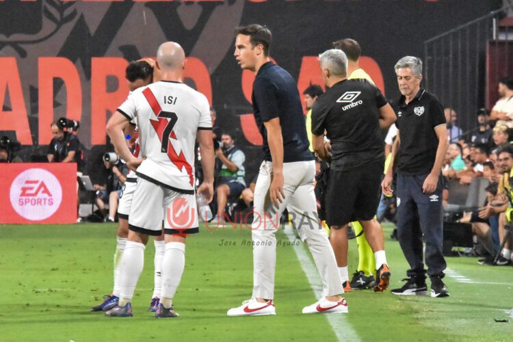 Vallecas ovacionó a Iñigo en la victoria ante el Celta 1 Rayo Isi Íñigo