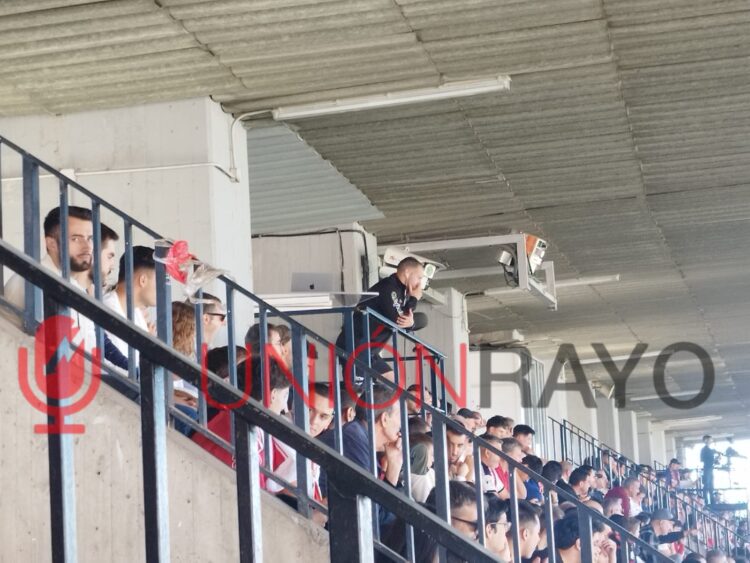 Dongil supervisó el partido ante el Leganés desde la grada de Vallecas 1 Ángel Dongil
