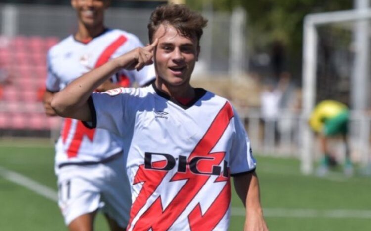 Jugadores del Rayo B perdieron sus escudos de sus camiseta en su estreno 1 img 5408 1