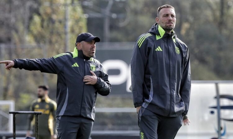 Michu y Fosky dirigieron el entrenamiento del Burgos. - Foto: Valdivielso