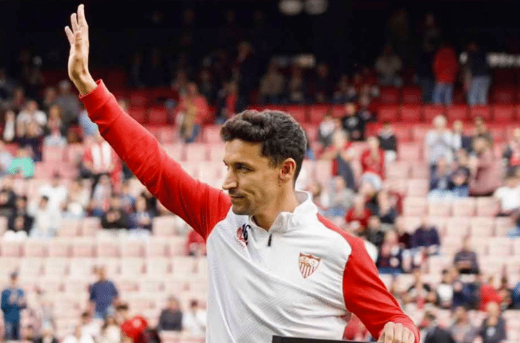Jesús Navas fue homenajeado en el Sevilla - Rayo Vallecano 1 Jesús Navas. Vía: Orgullobiri