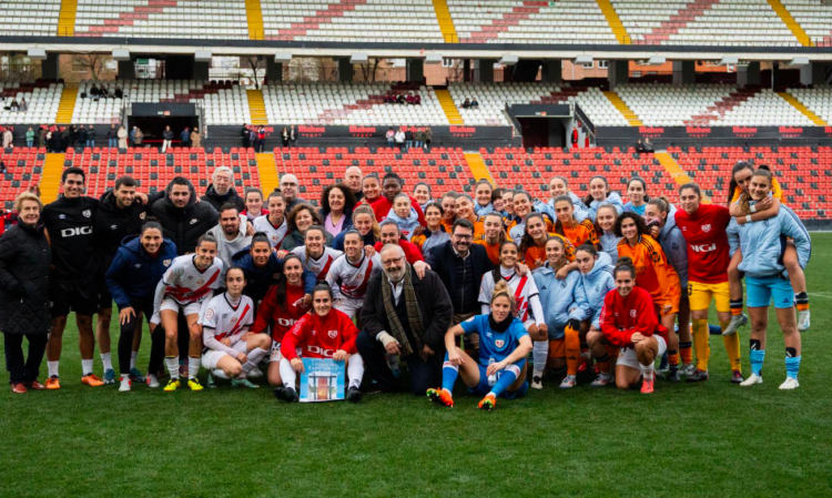 El Rayo Femenino se lleva el triunfo en la V Trofeo Femenino Villa de Vallecas 1 Rayo Femenino Trofeo Villa de Vallecas. Vía: @RayoFemenino