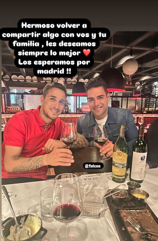 Trejo y Falcao cena