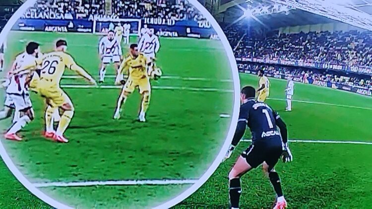 Posible penalti por mano de Yeremy Pino que Hernández Hernández no señaló 1 penalti Yeremi Pino Rayo Villarreal