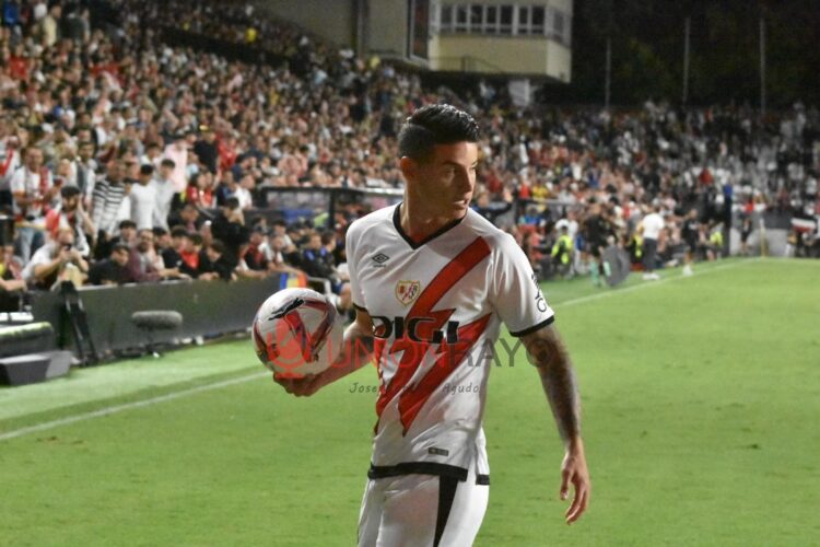 Banfield quiere a James