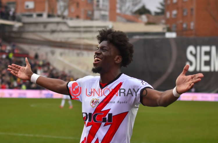 Nteka cumple 100 partidos con el Rayo Vallecano 1 Nteka