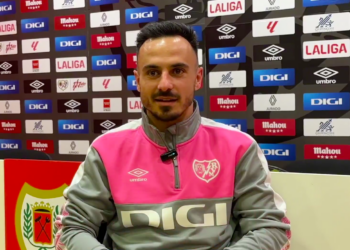 Álvaro García tras su renovación: "Jugar Europa con el Rayo sería un sueño" 5 Álvaro García