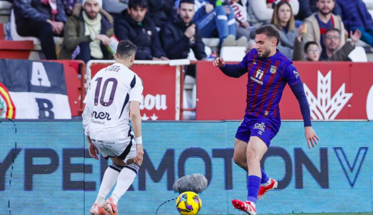 Diego Méndez se hace con un hueco en el CD Eldense 1 Diego Méndez