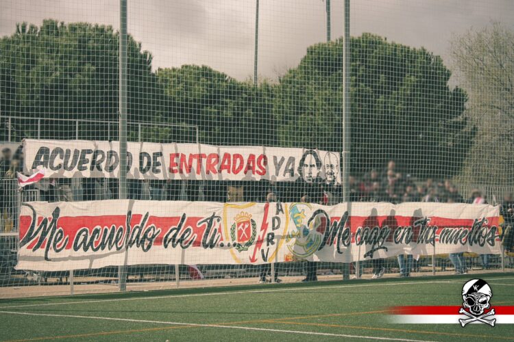 Bukaneros apoyan al juvenil
