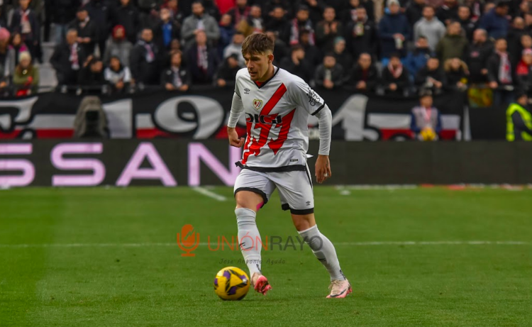 El gol de Ratiu al Sevilla nominado como mejor gol del mes de marzo 1 Andrei Ratiu