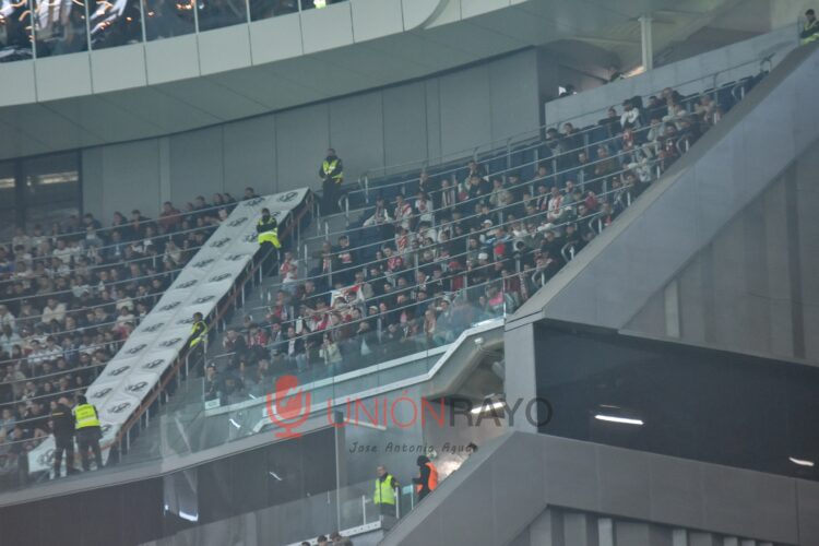 aficionados Rayo en el Santiago Bernabéu