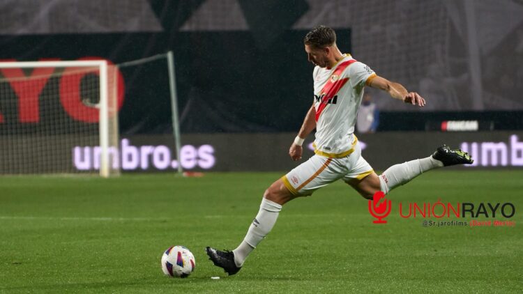 Lejeune muchos tiros sin gol