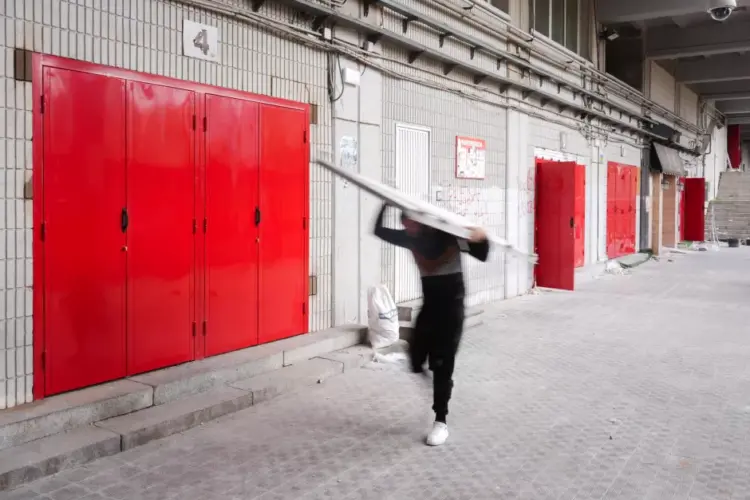 Puertas antipánico Estadio de Vallecas. Fuente de la imagen: El Debate