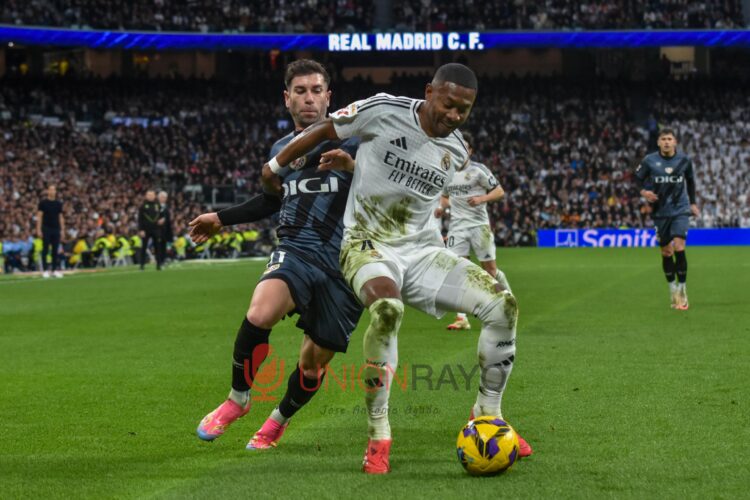 Rayo Real Madrid Embarba Alaba