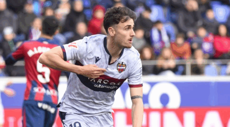 El Rayo pregunta por la situación de Álex Forés 1 Álex Forés Levante interés del Rayo