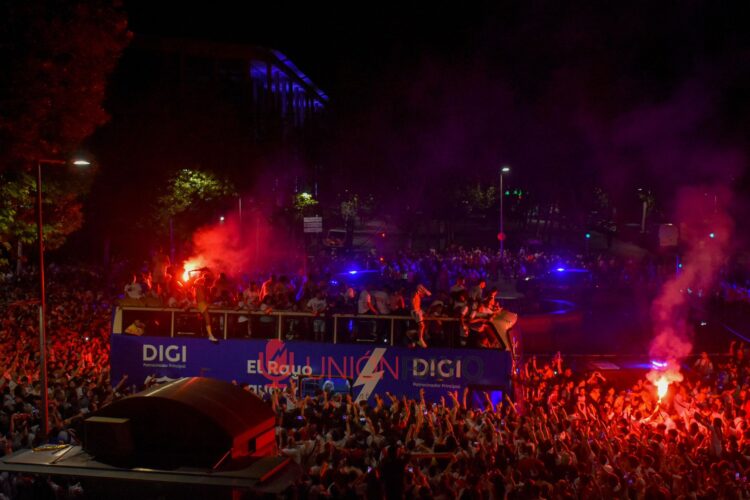 Celebracion fuente asamblea