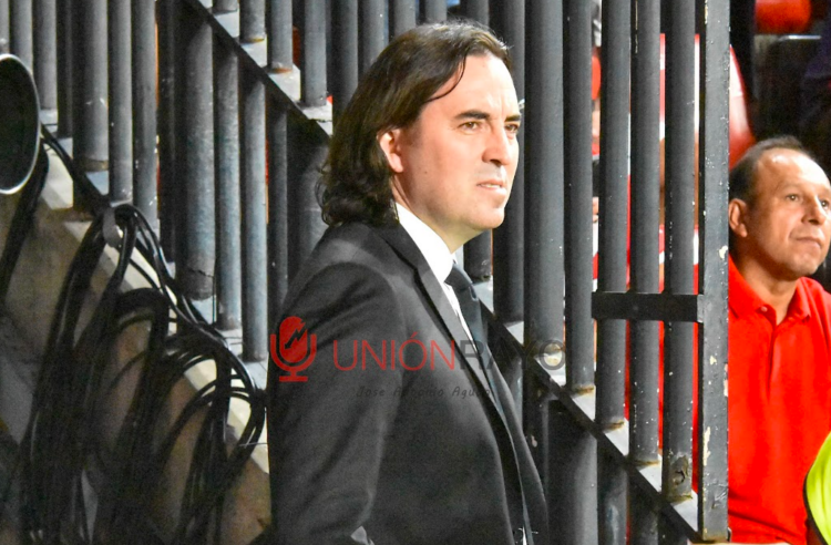 Aficion sevilla y rato critican Presa