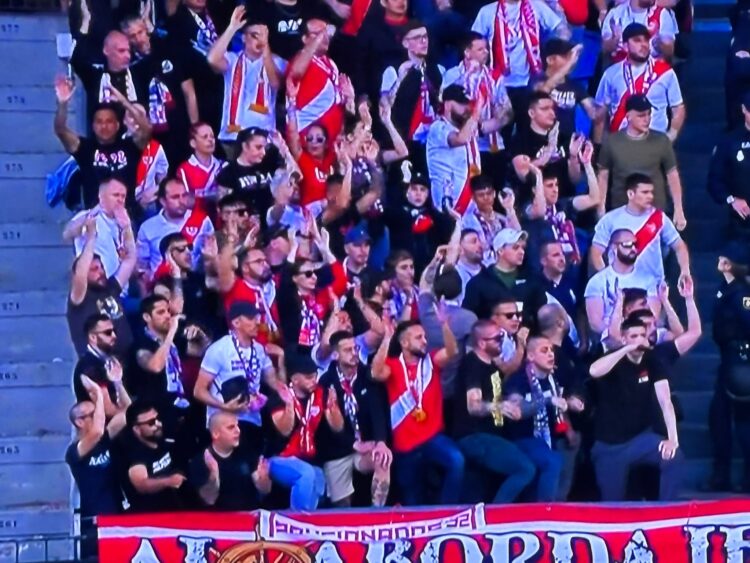 Un centenar de aficionados del Rayo se desplazaron a Vigo 1 espectadores Rayo