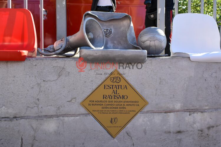 Estatua del Rayismo