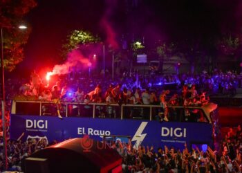 Bus Fuente Celebración Rayo Vallecano Europa