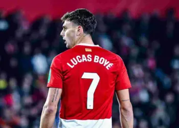 River acelera por Lucas Boyé