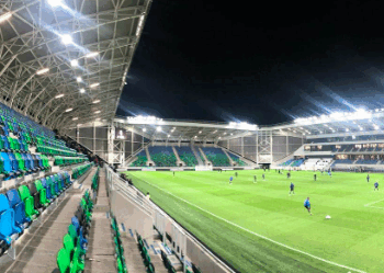 Szent estadio Neman Grodno Hungría