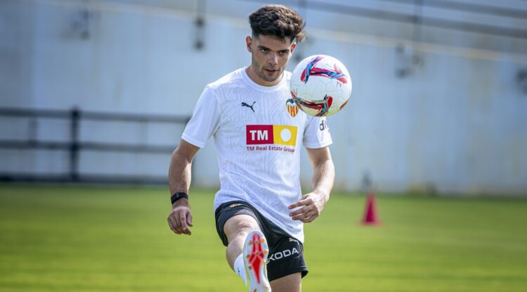 Rayo a por Fran Pérez. Vía: ValenciaCF