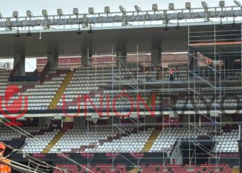 andamios obras Estadio de Vallecas