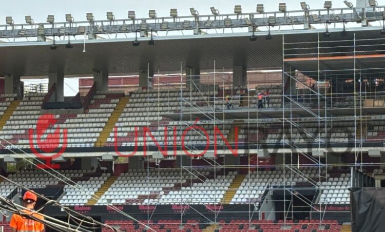 andamios obras Estadio de Vallecas