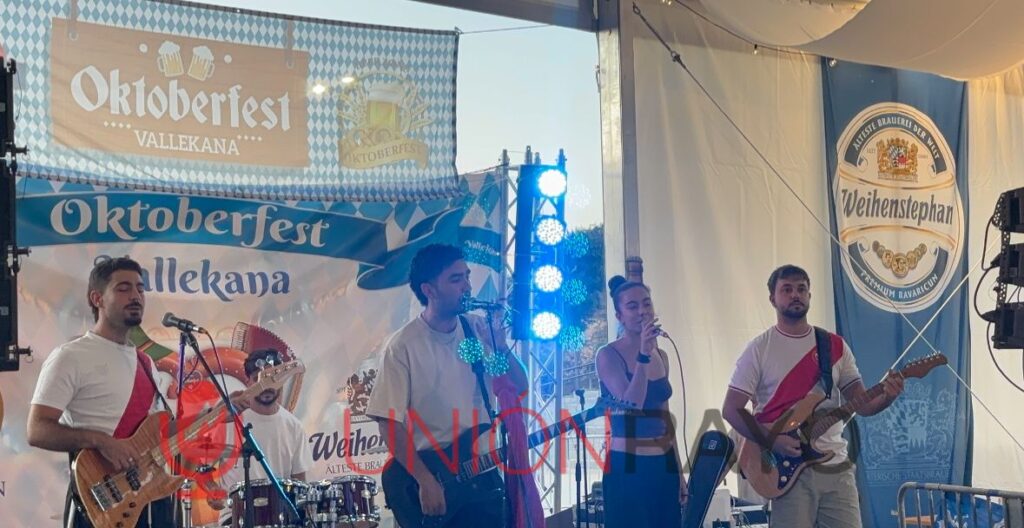 Vallecas volvió a cantar a capela ‘El Rayo fui yo’ ante el Celta 3 Duro Galvan Trejo Oktoberfest Vallekana