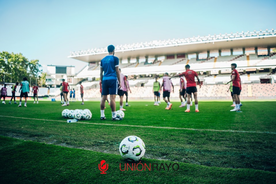 Sorteo en directo de octavos de final de la Conference League 2 Rayo entrenamiento Conference 1