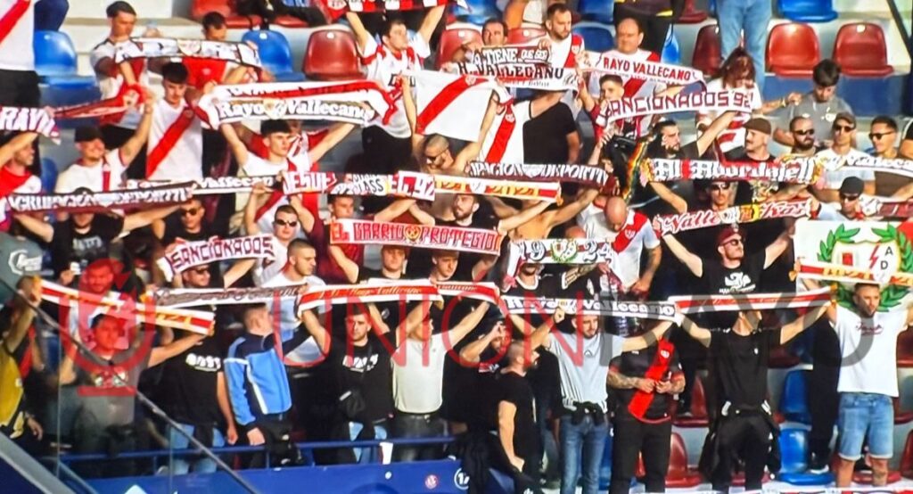 ‘La Vida Pirata’ sonó en el Ciutat de Valencia con la victoria del Rayo ante el Levante 2 aficionados Levante Ciutat de Valencia