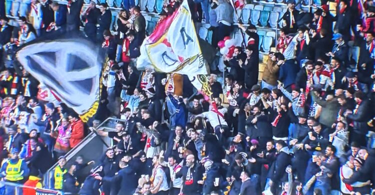 Cerca de 400 aficionados del Rayo Vallecano apoyaron a su equipo en Suecia 1 aficionados Rayo Hacken Suecia