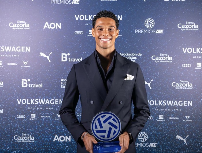 Etienne Eto'o mejor jugador grupo VII 3RFEF. Vía: @afefutbol