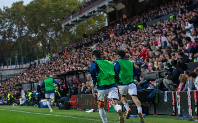 Rayo cierra mes exigente